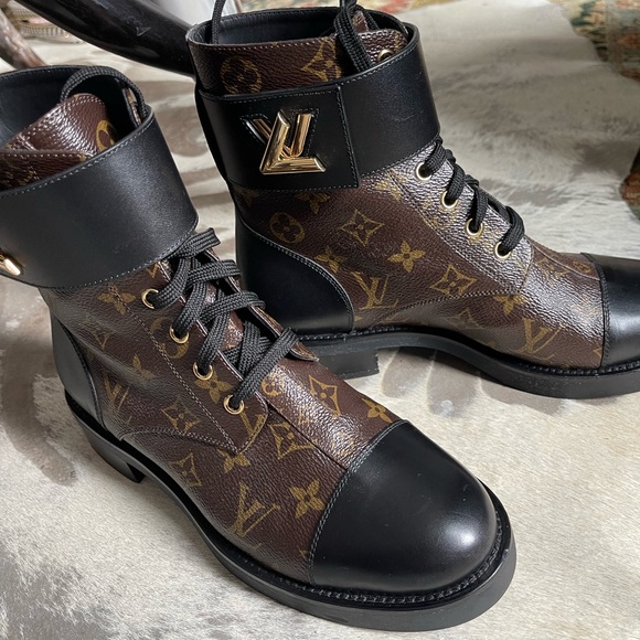 Louis Vuitton Wonderland Flat Ranger Boots - Picture 7 of 16